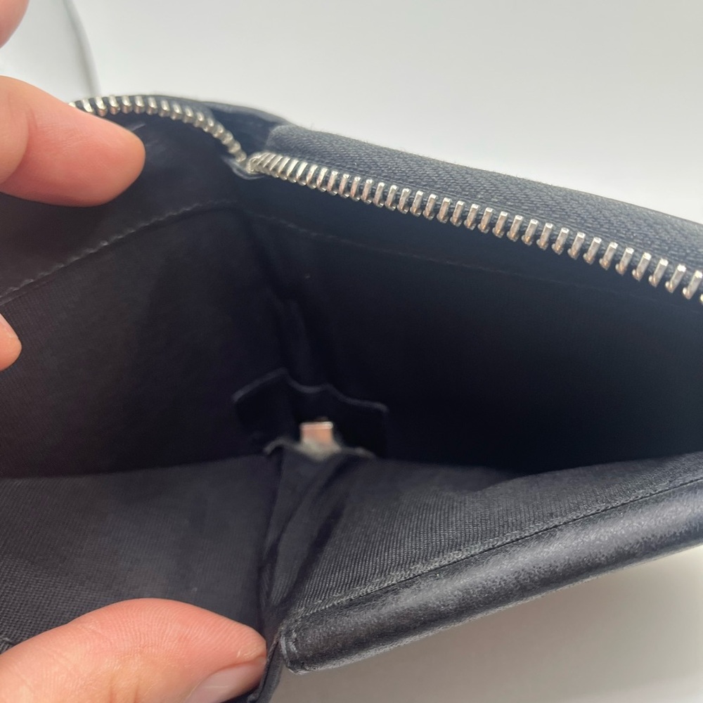 JIMMY CHOO Bi-fold Wallet Black Men'Authentic D:0.79” H:4.33” W:4.53” 5978 - Picture 5 of 8